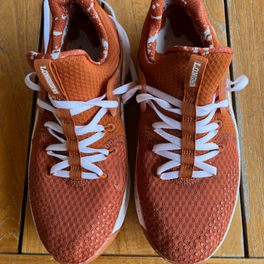EUC Texas Longhorns Nike Athletic Shoe Men 7.5 / Women 9.0